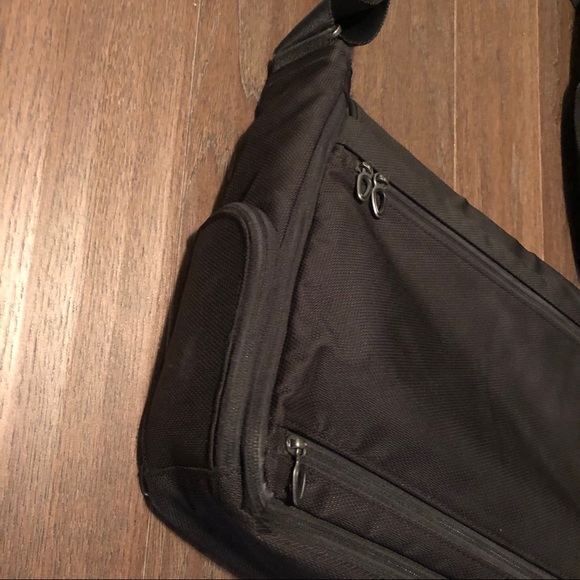 Tumi Messenger Laptop Bag - Picture 9 of 12
